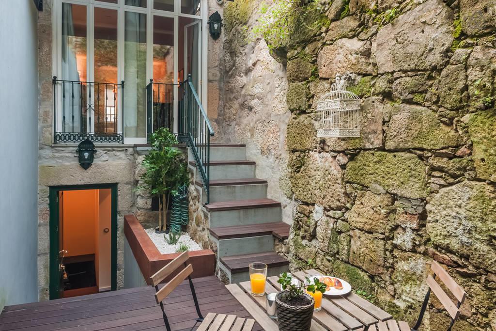 Ducarmo Apartments Caves Vinho Do Porto Вила Нова ди Гая Екстериор снимка